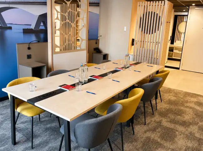 4-hour meeting package